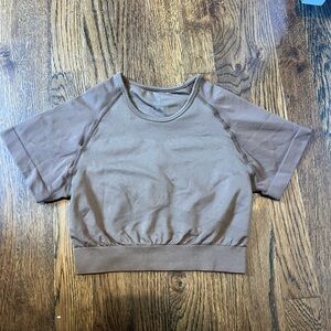 NVGTN Vortex Seamless Short Sleeve Bra Top - Mocha Brown, Small